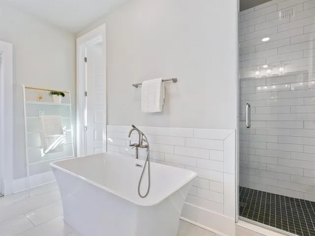 $879,900 | 508 Laurel Park Drive, Sarasota, FL 34236