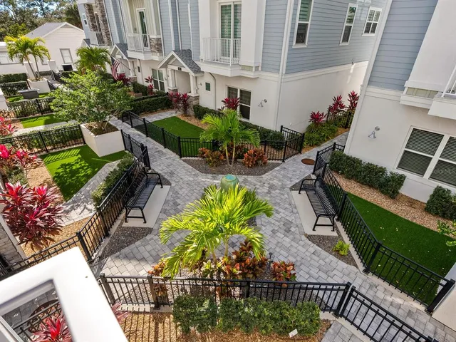 $879,900 | 508 Laurel Park Drive, Sarasota, FL 34236