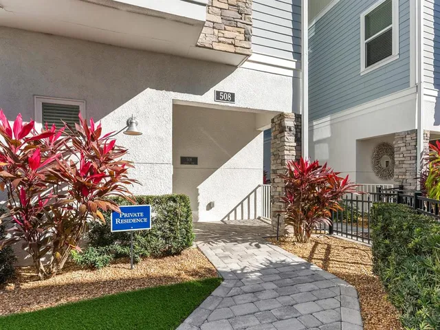 $879,900 | 508 Laurel Park Drive, Sarasota, FL 34236