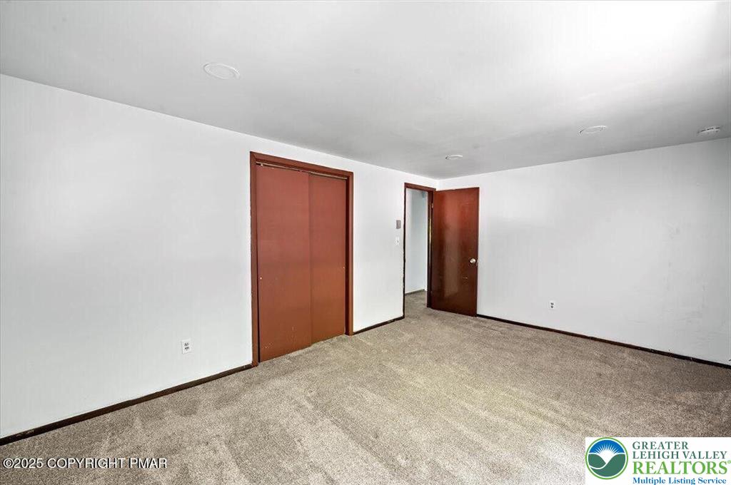 6061 Decker Road Bushkill, PA 18324 - Photo 14 of 27