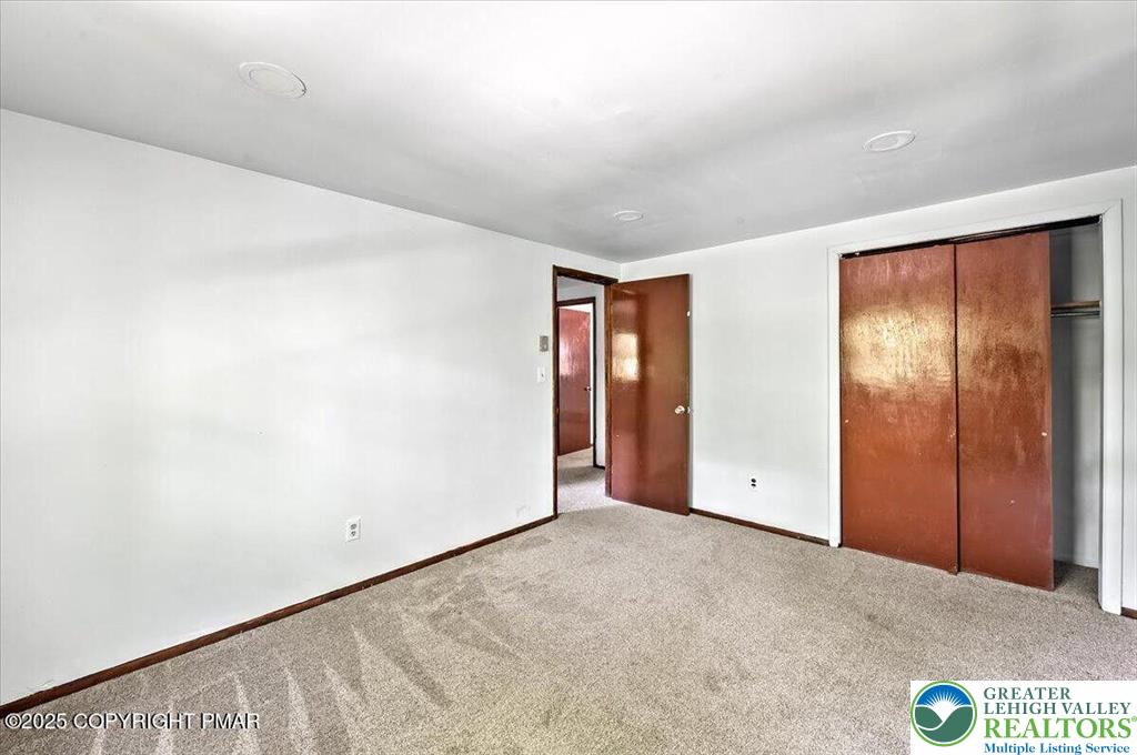 6061 Decker Road Bushkill, PA 18324 - Photo 16 of 27