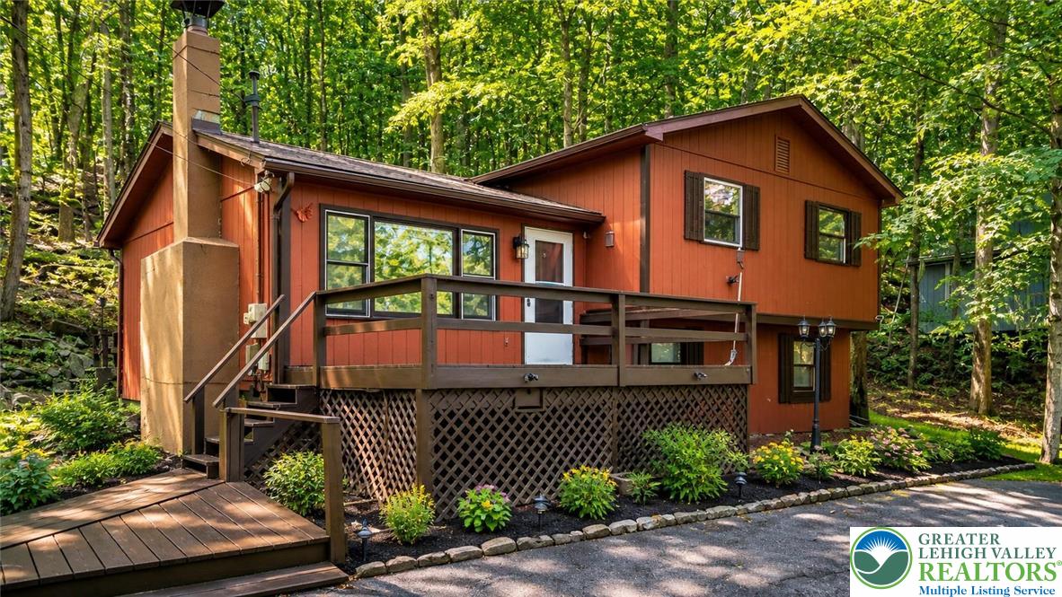 6061 Decker Road Bushkill, PA 18324 - Photo 2 of 27