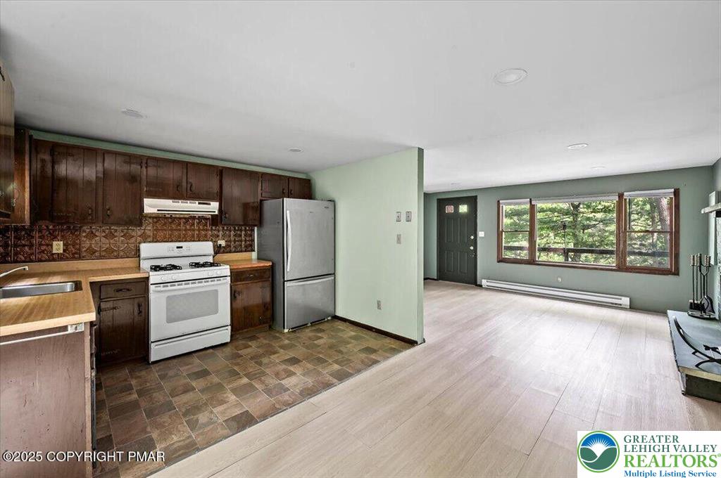 6061 Decker Road Bushkill, PA 18324 - Photo 9 of 27