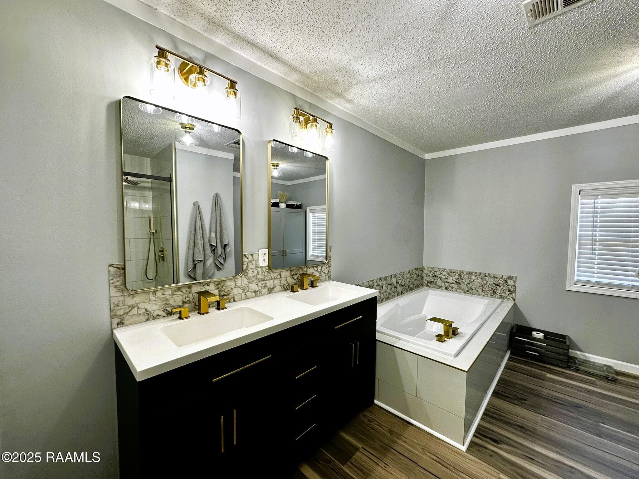 313 Richard Road Opelousas, LA 70570 - Photo 6 of 15 Primary Bath