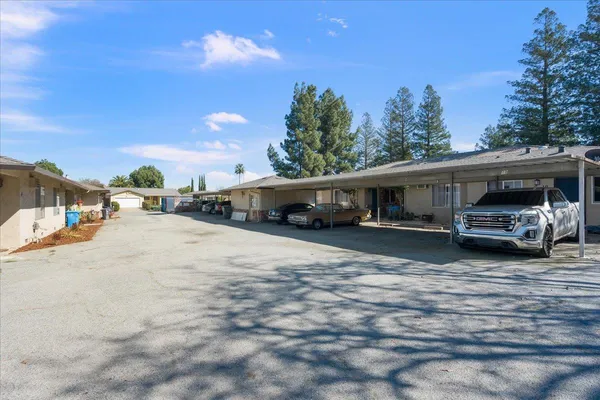 $2,949,000 | 8275 Westwood Drive, Gilroy, CA 95020