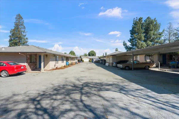 $2,949,000 | 8275 Westwood Drive, Gilroy, CA 95020