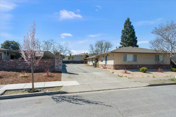 $2,949,000 | 8275 Westwood Drive, Gilroy, CA 95020