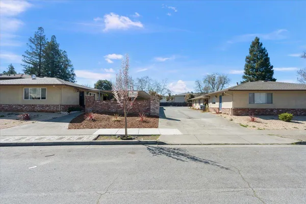 $2,949,000 | 8275 Westwood Drive, Gilroy, CA 95020