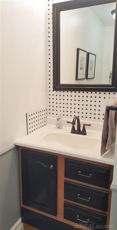 5155 State Road Fort Gratiot, MI 48059 - Photo 20 of 33 50021518-19.JPG