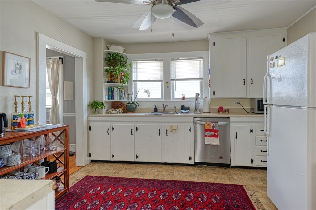 109 Lexington Street Watertown, MA 02472 - Photo 20 of 36