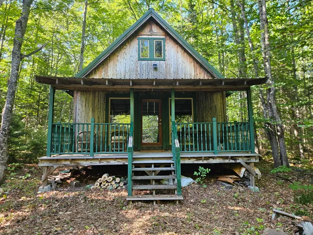 $114,900 | 212 Packard Road, Monson, ME 04464