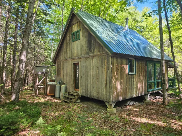 $114,900 | 212 Packard Road, Monson, ME 04464