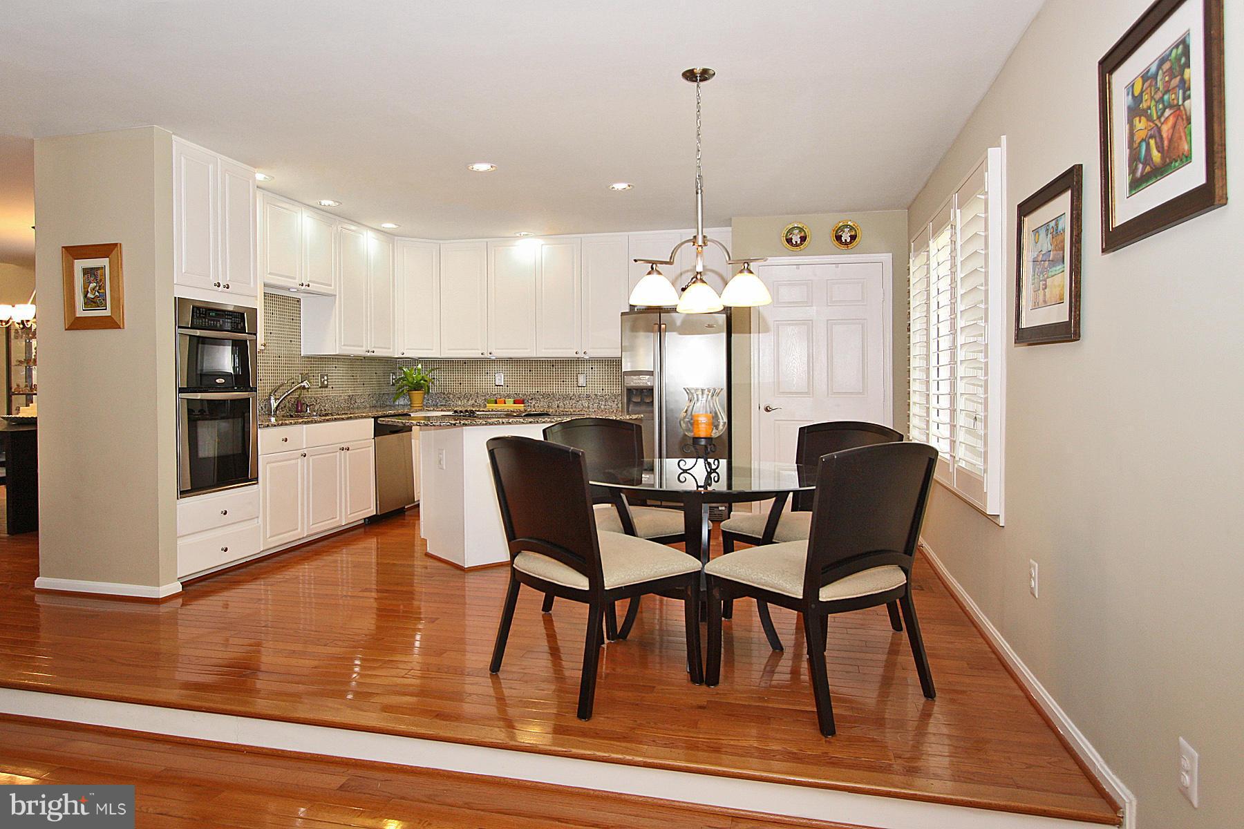 1320 Pavilion Club Way Reston, VA 20194 - Photo 12 of 30 Kitchen