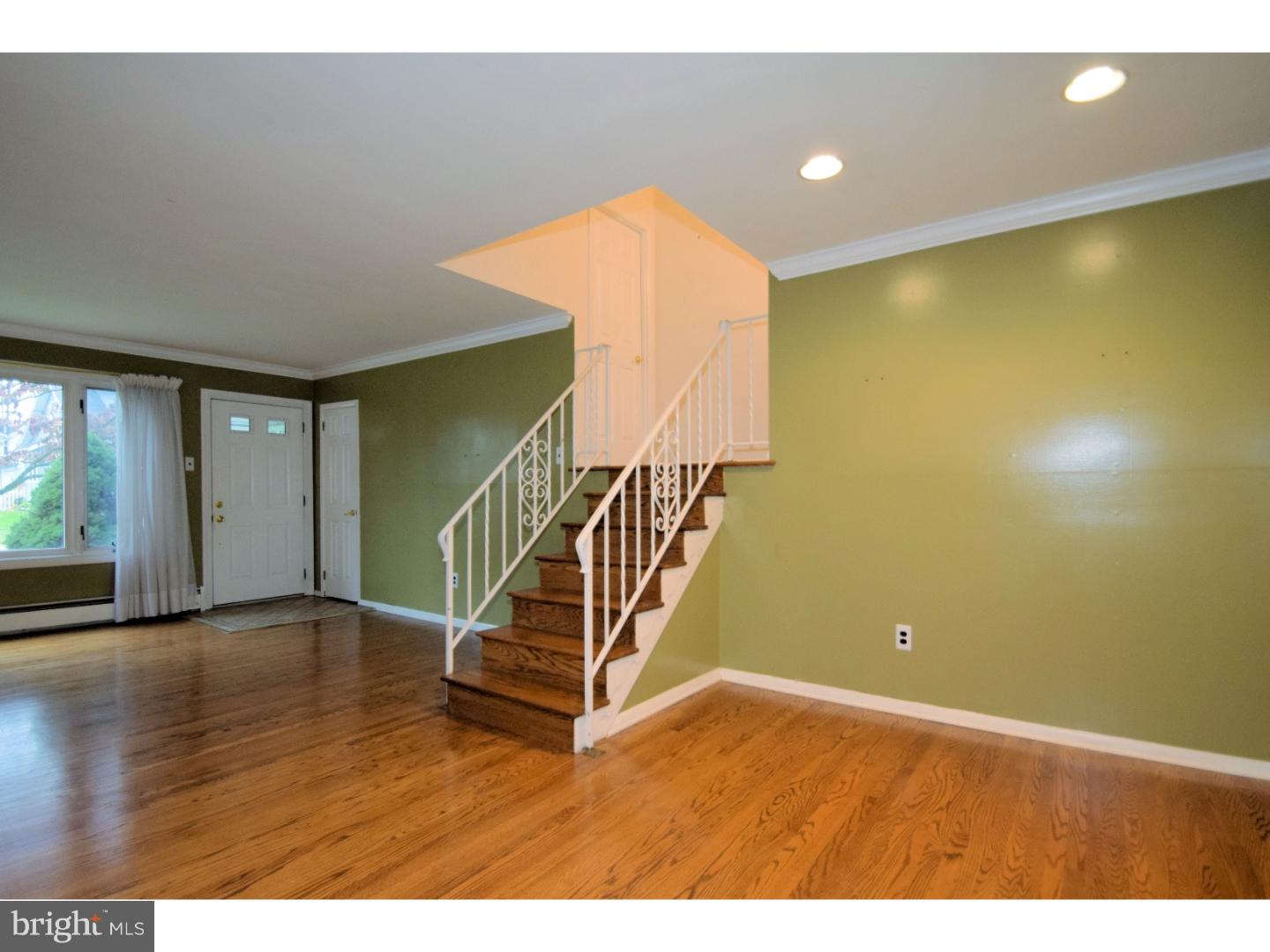 228 Dallas Road Willow Grove, PA 19090 - Photo 9 of 23 Dining Room
