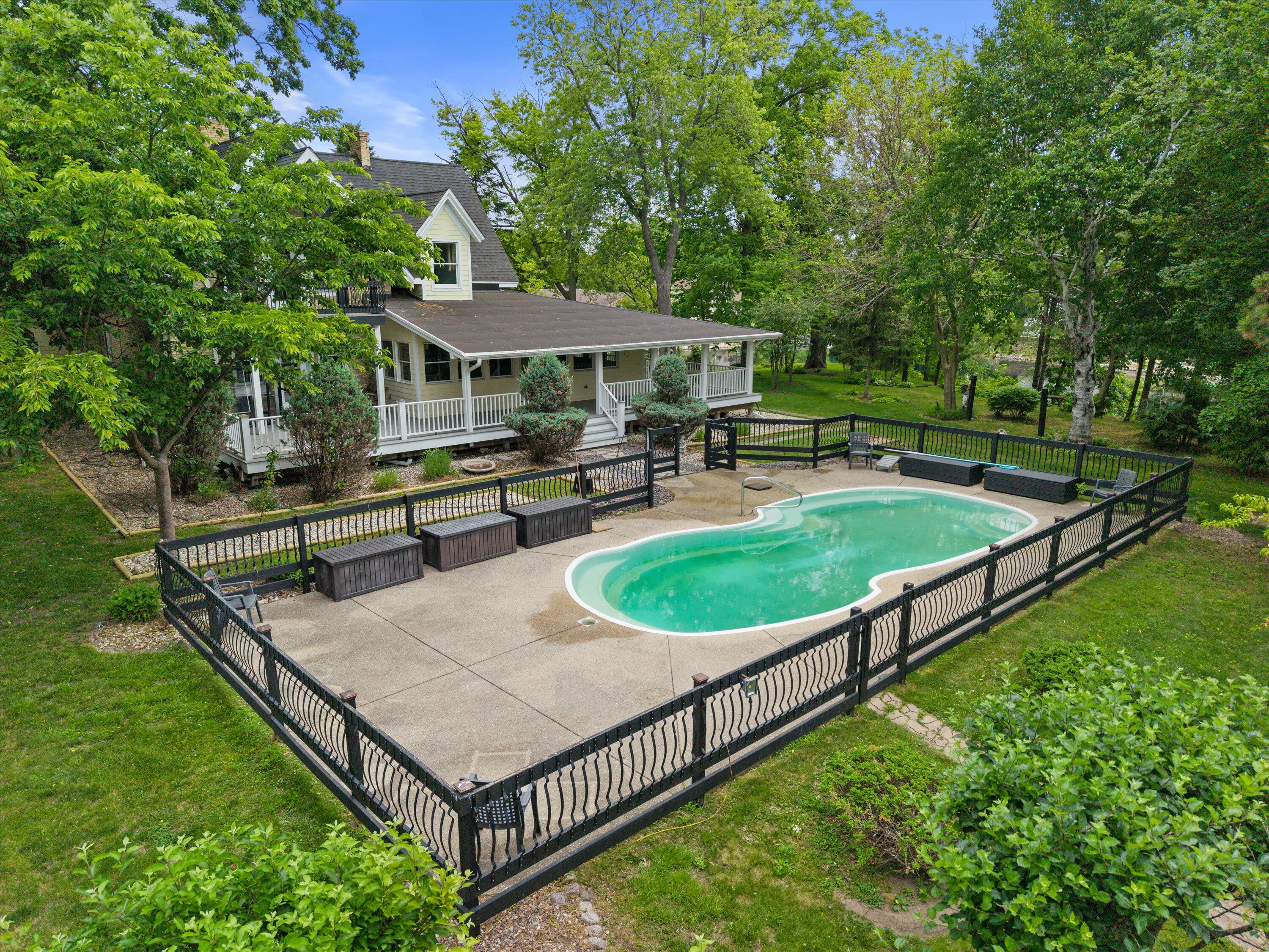 3609 Waterbury Lane Racine, WI 53403 - Photo 10 of 79 Pool