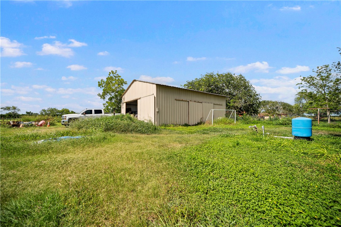 14534 Cr 756 Road Sinton, TX 78387 - Photo 23 of 23 barn