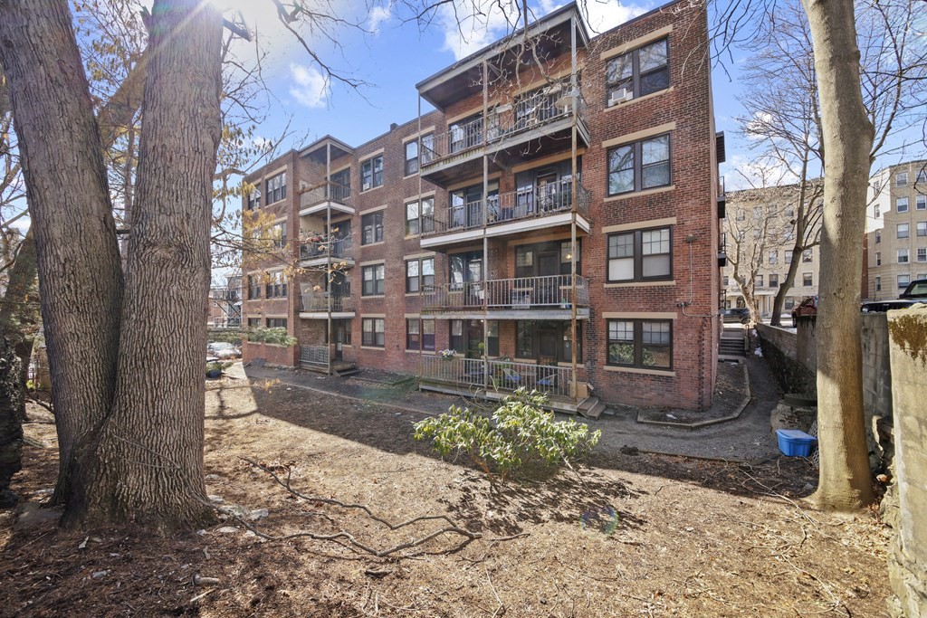 155 Strathmore Road, Unit 14 Boston, MA 02135 - Photo 4 of 23 Gallery Image 4