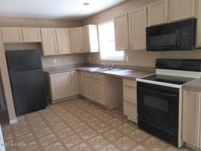 4436 Pine Ridge Drive East Bushkill, PA 18324 - Photo 12 of 19