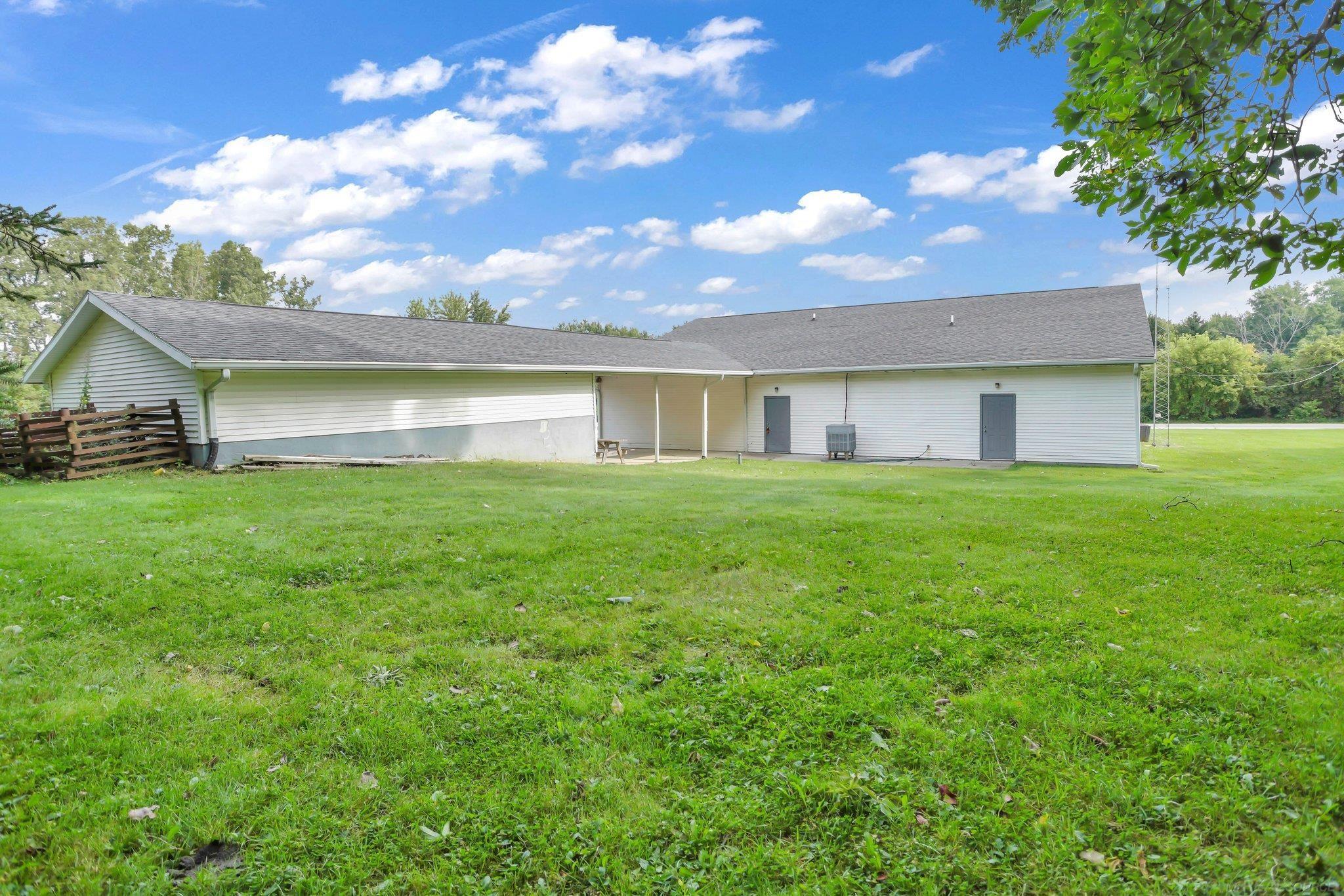 9196 South State Road Goodrich, MI 48438 - Photo 4 of 25 50153836-37351460-8f53-4781-9386-8c1a993a37be.JPG