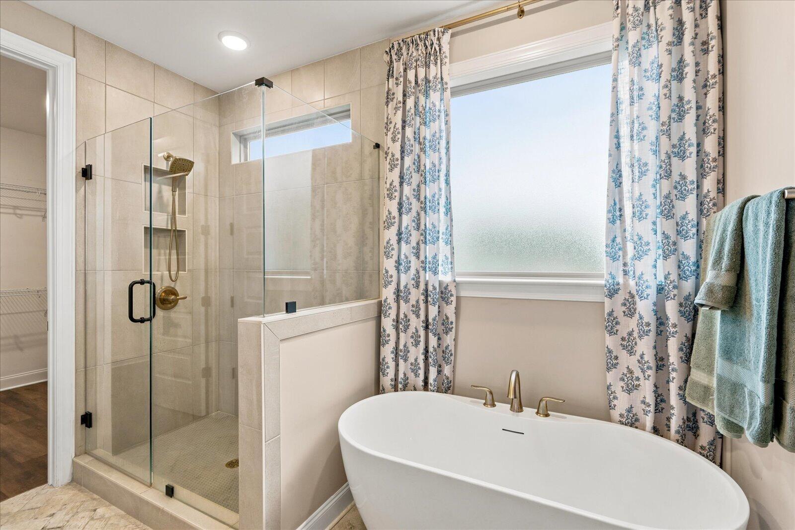 1383 Little Sorrel Road Hixson, TN 37343 - Photo 23 of 40 Primary Bathroom