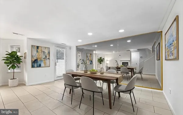 $4,450 | 1124 25th Street Northwest, Unit T4, Washington, DC 20037