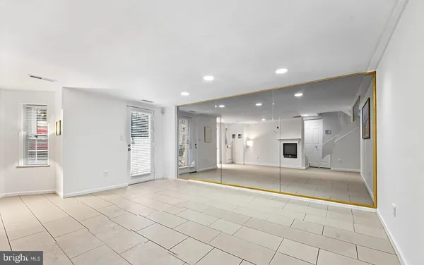 $4,450 | 1124 25th Street Northwest, Unit T4, Washington, DC 20037