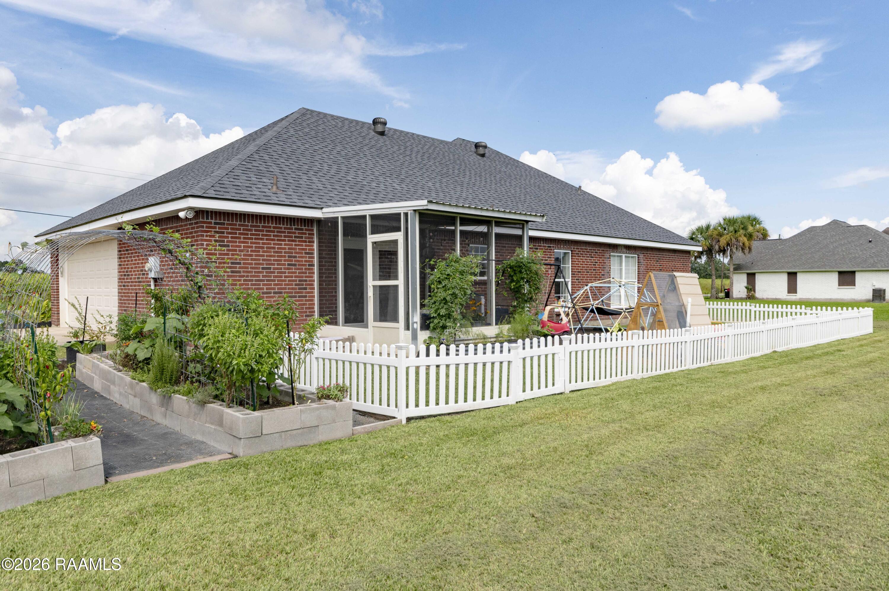 1402 Breaux Road Lafayette, LA 70506 - Photo 28 of 30 Back 3