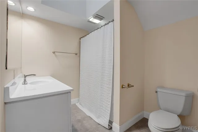 $2,400 | 21 Waverly Avenue, Buffalo, NY 14217