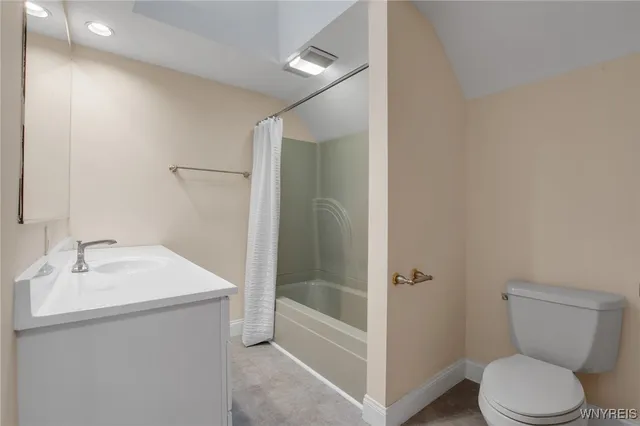 $2,400 | 21 Waverly Avenue, Buffalo, NY 14217