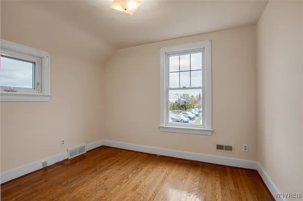 $2,400 | 21 Waverly Avenue, Tonawanda, NY 14217