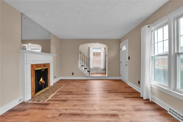 $2,400 | 21 Waverly Avenue, Buffalo, NY 14217