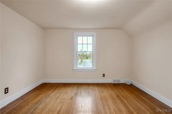 $2,400 | 21 Waverly Avenue, Tonawanda, NY 14217