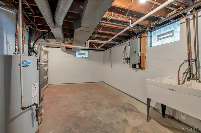 $2,400 | 21 Waverly Avenue, Buffalo, NY 14217