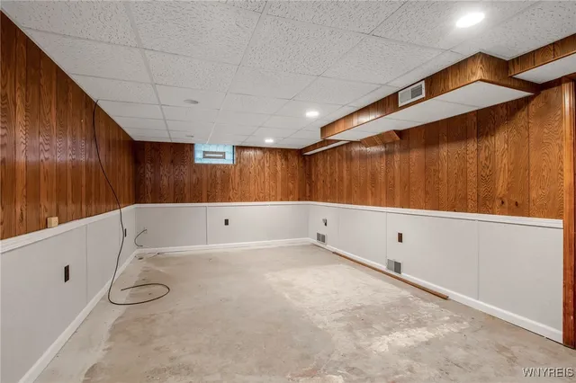 $2,400 | 21 Waverly Avenue, Buffalo, NY 14217