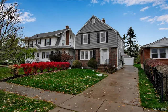 $2,400 | 21 Waverly Avenue, Buffalo, NY 14217