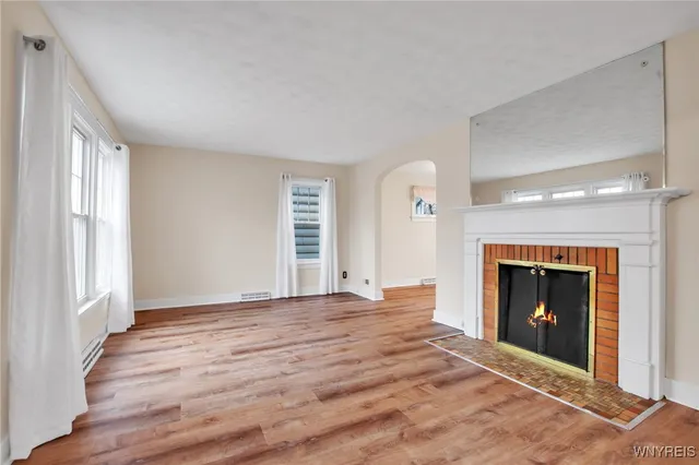 $2,400 | 21 Waverly Avenue, Buffalo, NY 14217