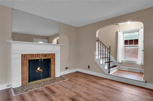 $2,400 | 21 Waverly Avenue, Buffalo, NY 14217