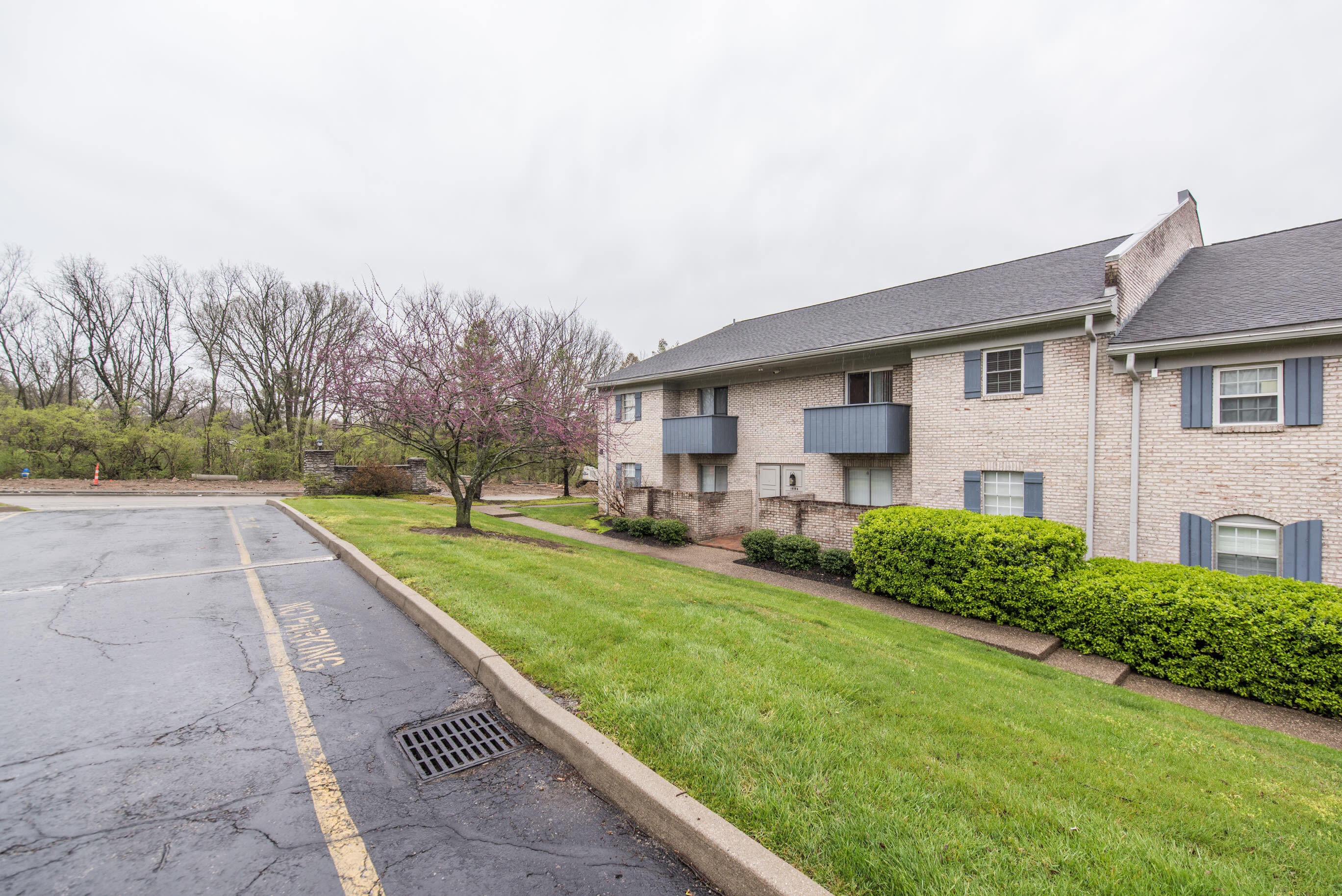 1084 Armstrong Mill Road, Unit D Lexington, KY 40517 - Photo 2 of 12 Outside Entrance