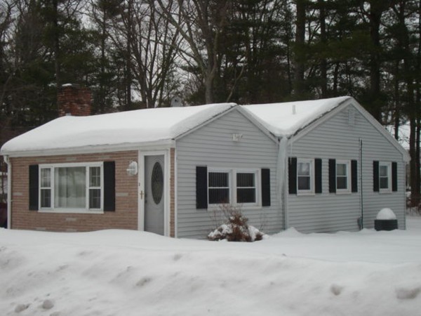 43 Chestnut Road Halifax, MA 02338 - Photo 1 of 15 Gallery Image 1