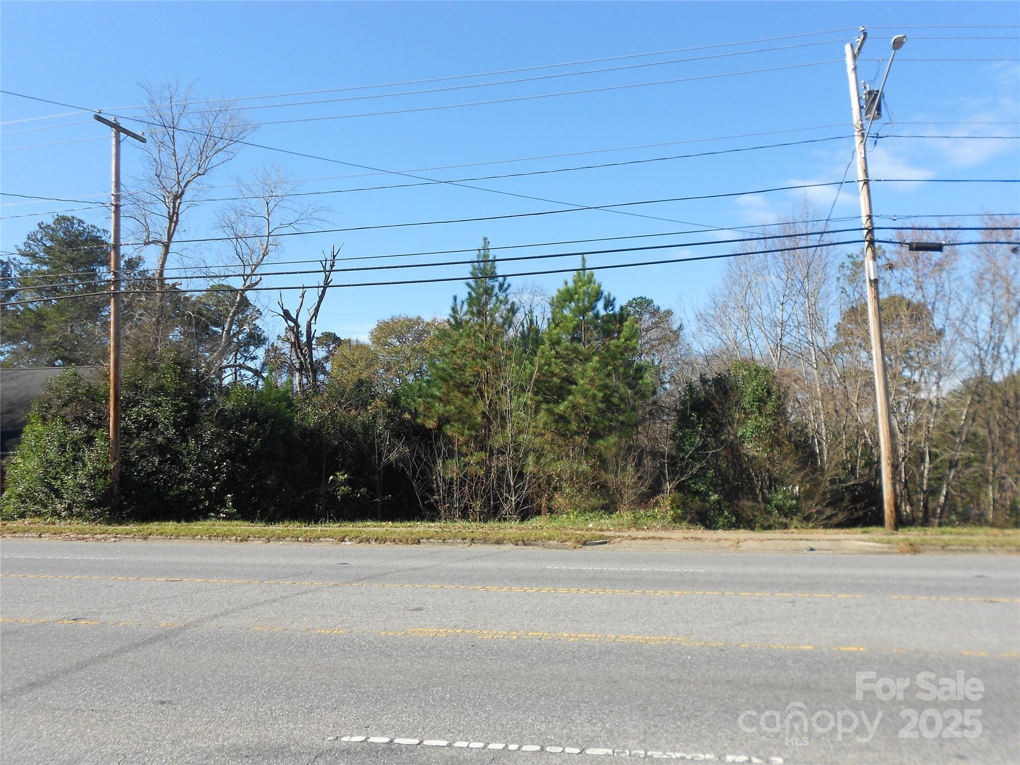 1009 North New Hope Road Gastonia, NC 28054 - Photo 5 of 7 a view of a outdoor space