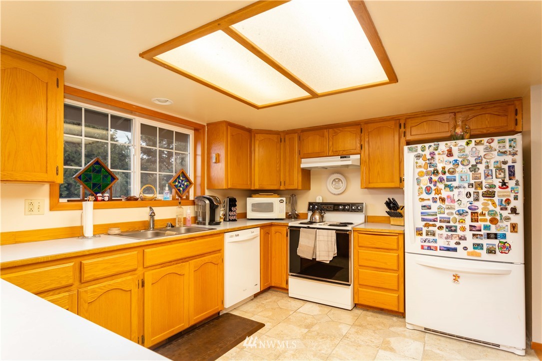 1125 Ridgeway Drive Lynden, WA 98264 - Photo 8 of 24 Gallery Image 8