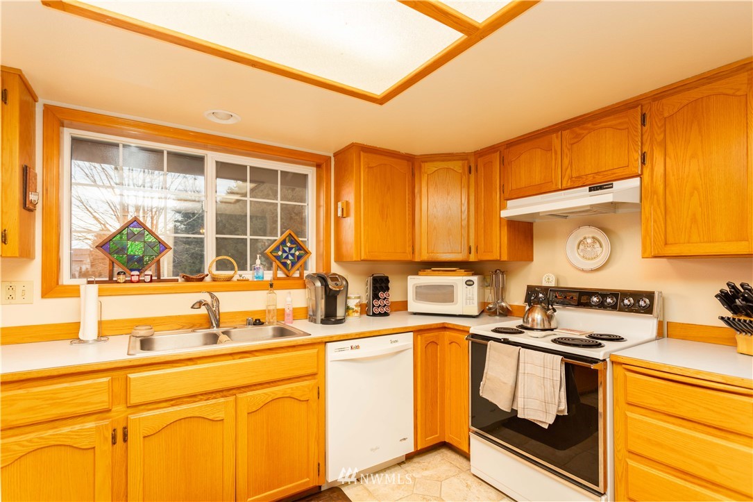 1125 Ridgeway Drive Lynden, WA 98264 - Photo 9 of 24 Gallery Image 9