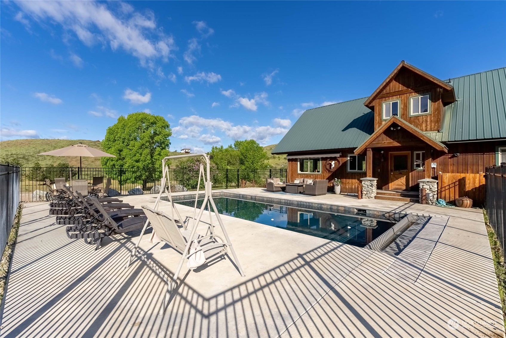 156 Davis Lake Road Winthrop, WA 98862 - Photo 7 of 40