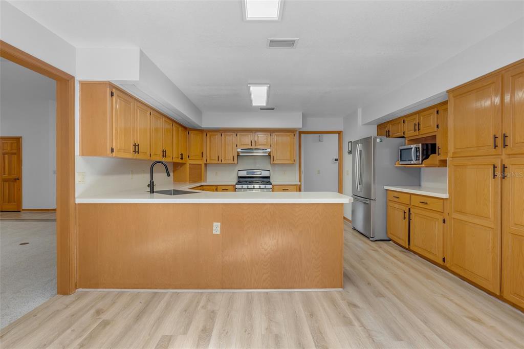 17000 Red Bird Road Winter Garden, FL 34787 - Photo 19 of 46 Kitchen