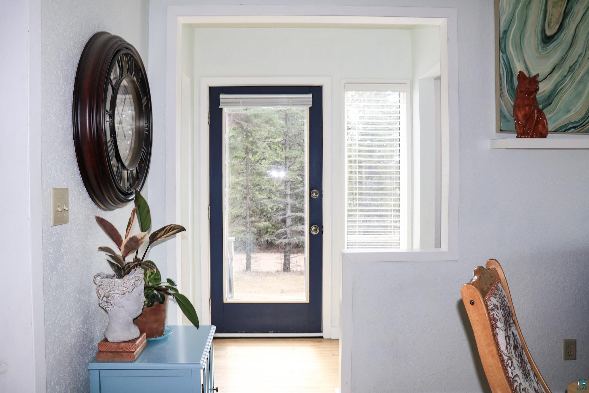 4857 Rutter Road Duluth, MN 55803 - Photo 2 of 27 Front entryway