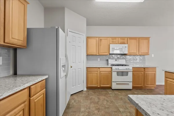 $294,500 | 7535 Park Bend Lane, Pasadena, TX 77505