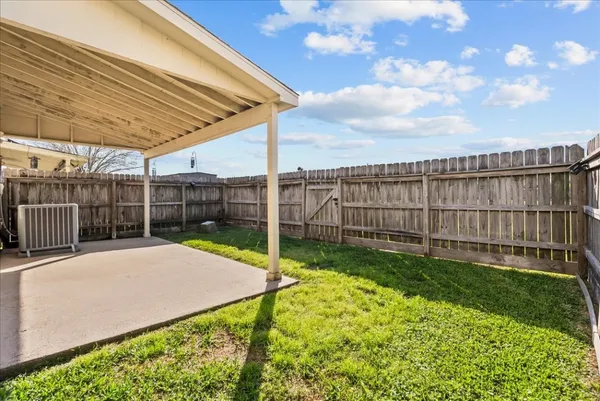$294,500 | 7535 Park Bend Lane, Pasadena, TX 77505