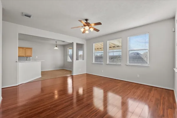 $294,500 | 7535 Park Bend Lane, Pasadena, TX 77505