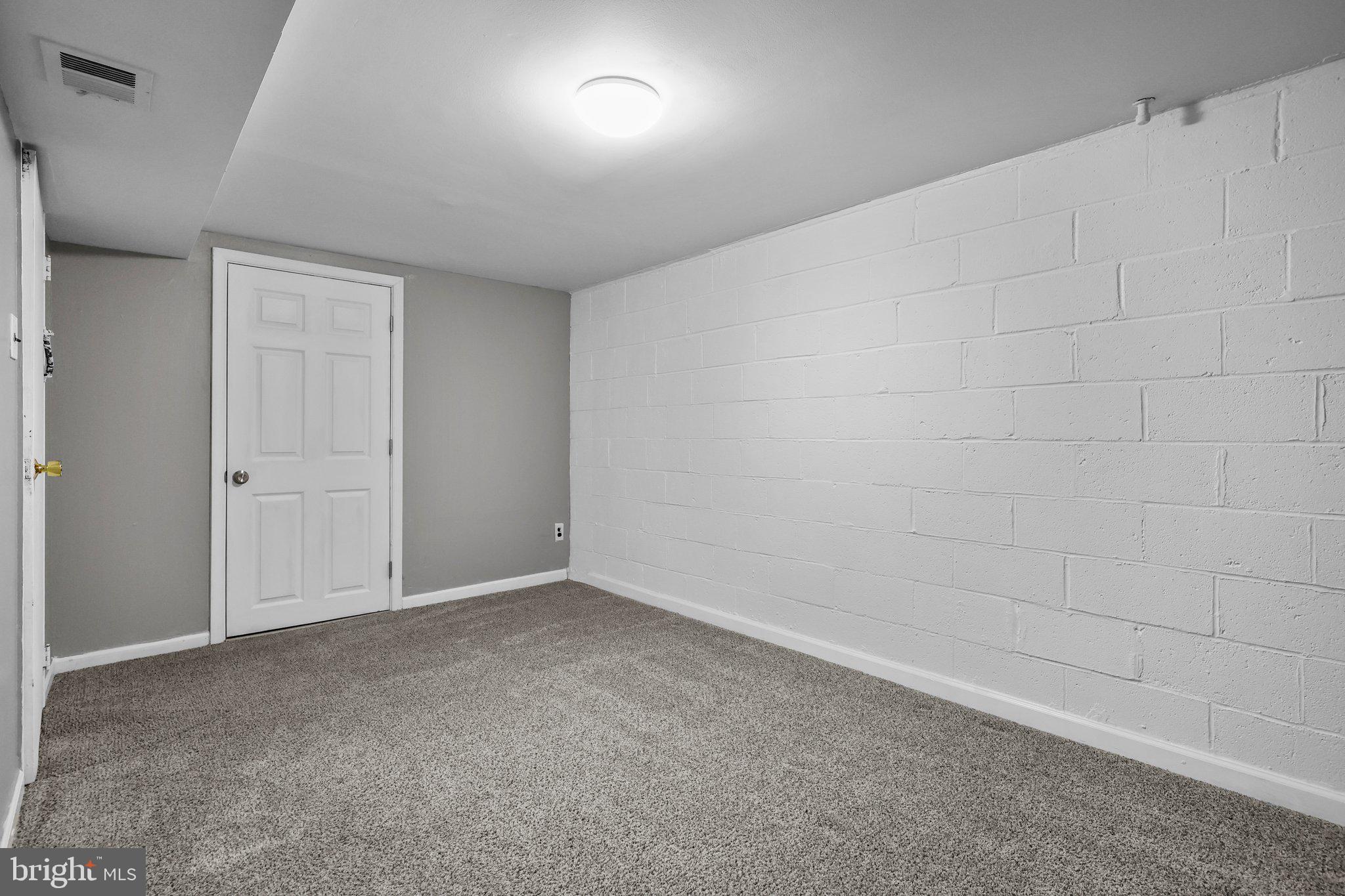 185 Greendale Road Philadelphia, PA 19154 - Photo 23 of 26 a view of an empty room
