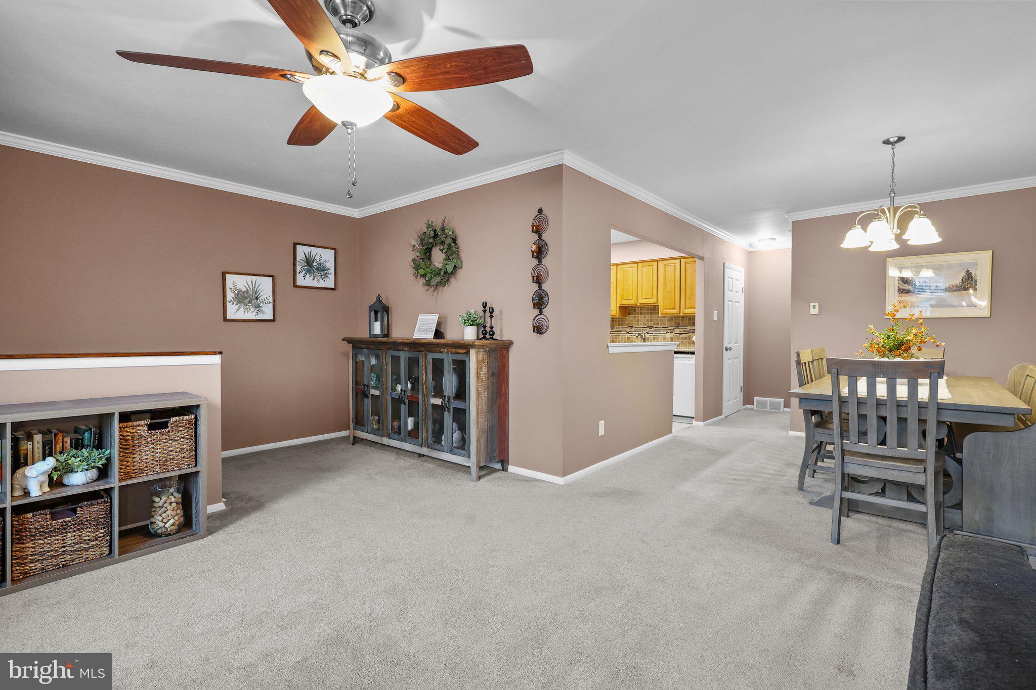 185 Greendale Road Philadelphia, PA 19154 - Photo 8 of 26 a workspace with furniture and window